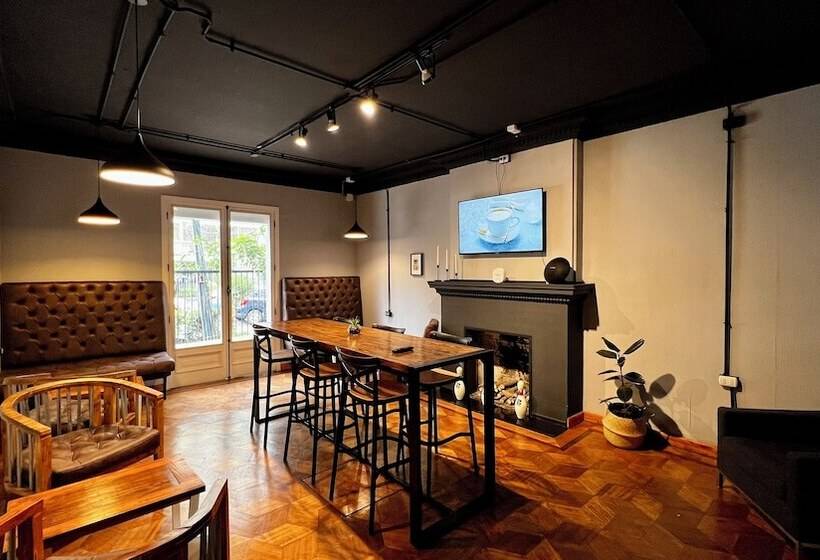 تختخواب و صبحانه Tinka