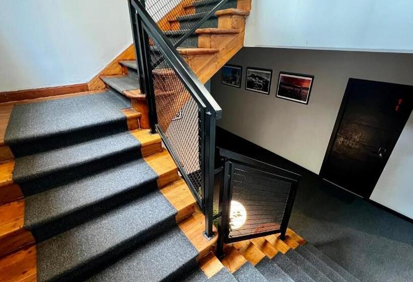 تختخواب و صبحانه Tinka