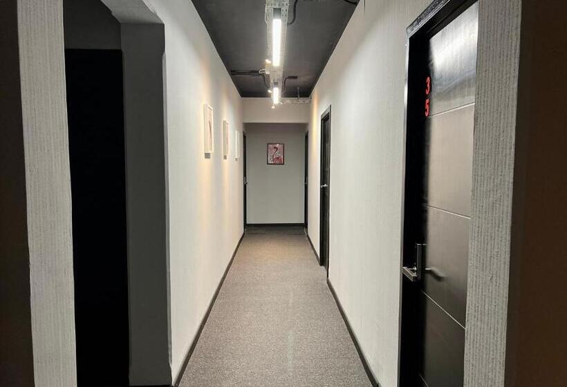 تختخواب و صبحانه Tinka