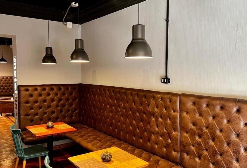 تختخواب و صبحانه Tinka