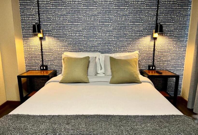 تختخواب و صبحانه Tinka