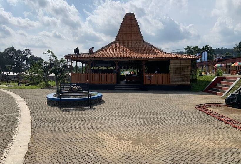 فندق Capital O 93437 Embung Banteran Cottage