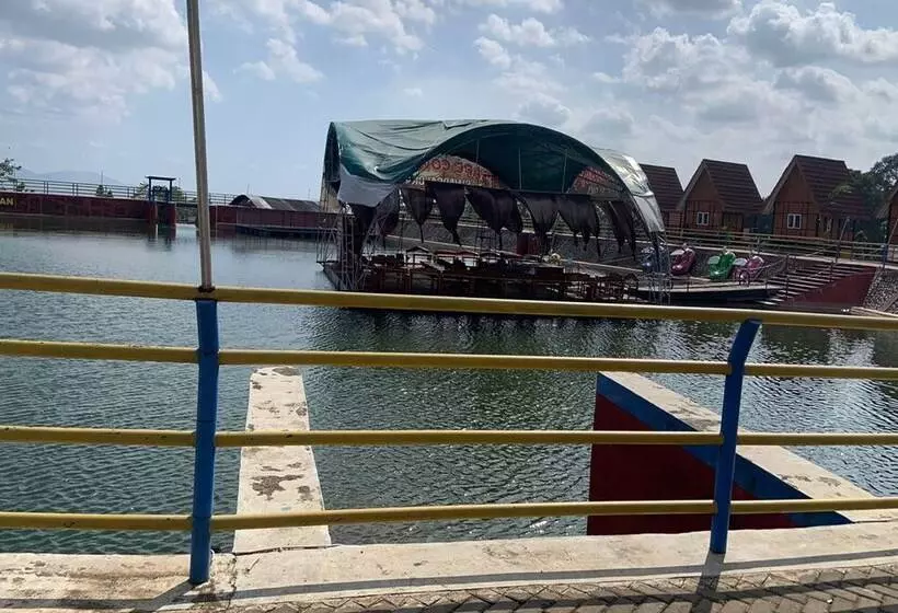 Hotelli Capital O 93437 Embung Banteran Cottage