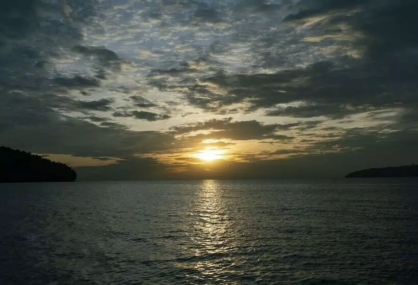 Hotelli Coral Bay Resort