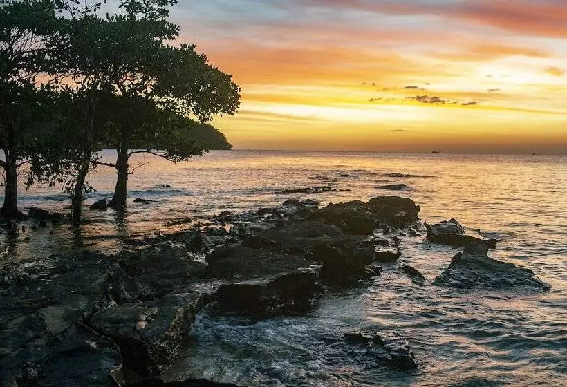 Hotelli Coral Bay Resort