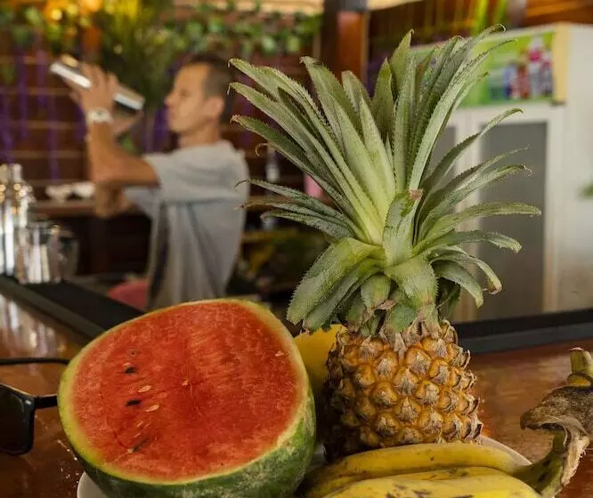 Hotelli Coral Bay Resort