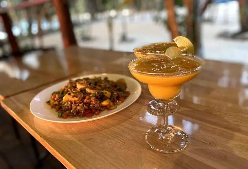 Hotelli Coral Bay Resort