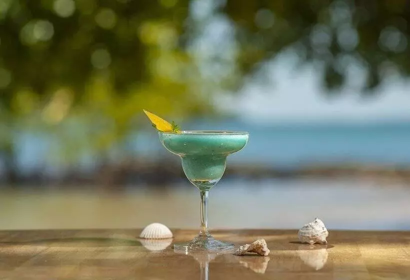 Hotelli Coral Bay Resort