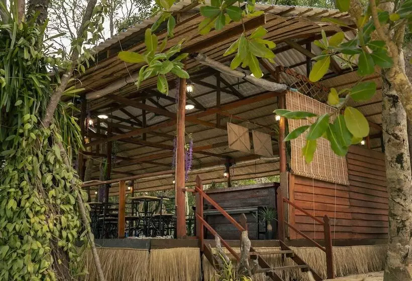 Hotelli Coral Bay Resort