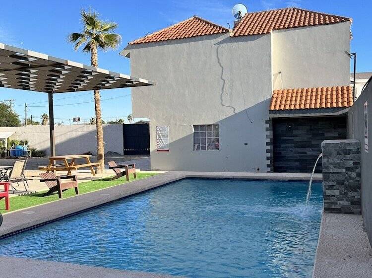 בית מלון כפרי Los Pinos Inn