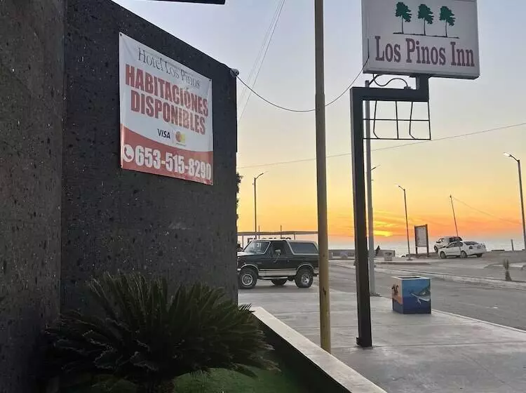 ホテル Los Pinos Inn