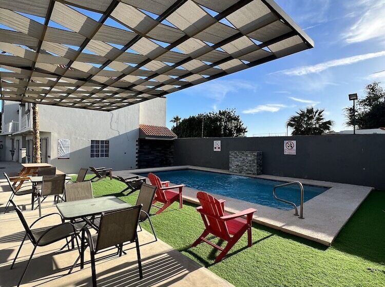 בית מלון כפרי Los Pinos Inn