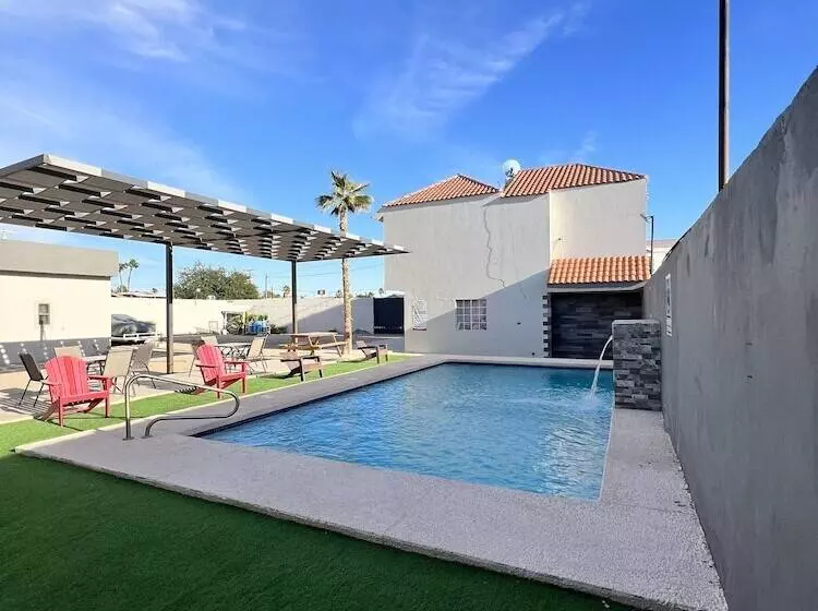 ホテル Los Pinos Inn