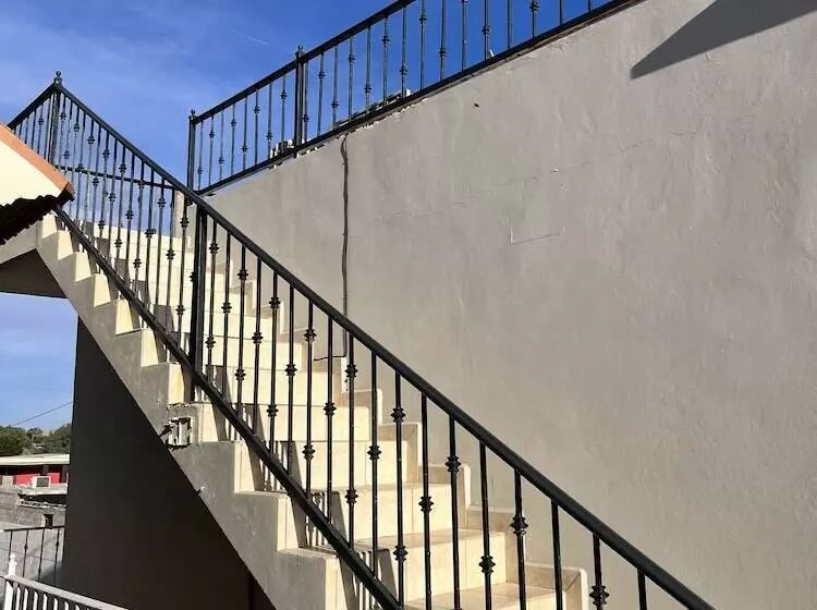 ホテル Los Pinos Inn