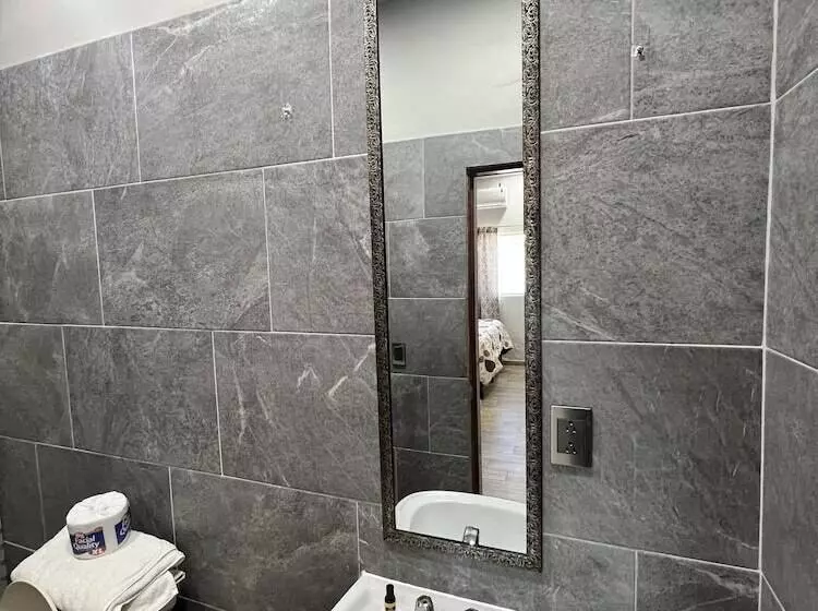 ホテル Los Pinos Inn