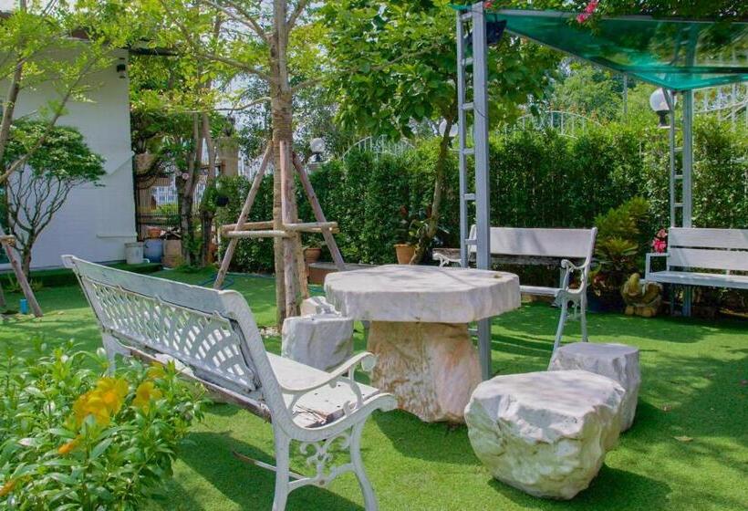 בית מלון כפרי Privacy Pattaya