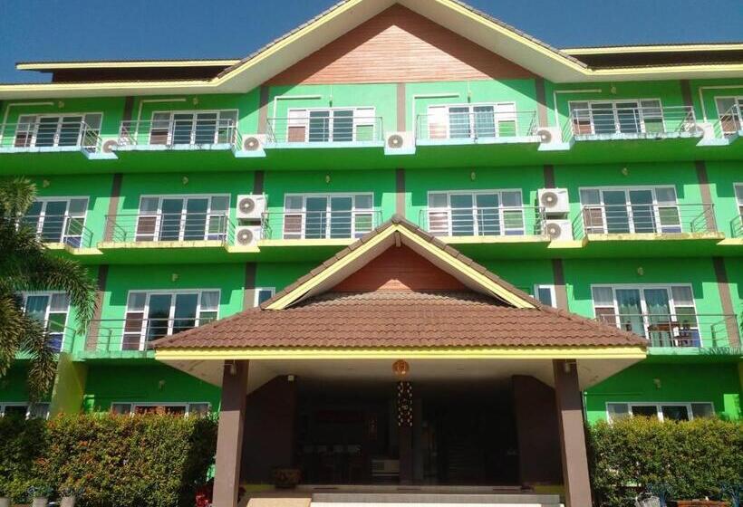 Saensukkho Green Hotel & Resort