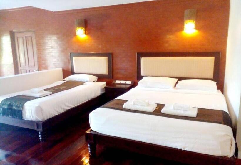 Saensukkho Green Hotel & Resort