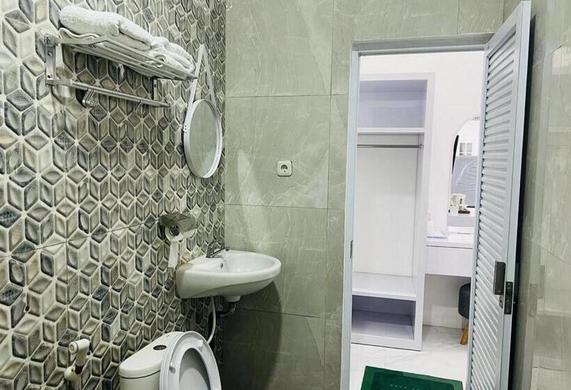 Urbanview Hotel Nimara Ngawi By Reddoorz