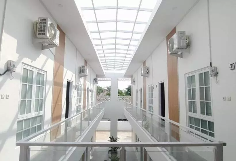 Urbanview Hotel Nimara Ngawi By Reddoorz