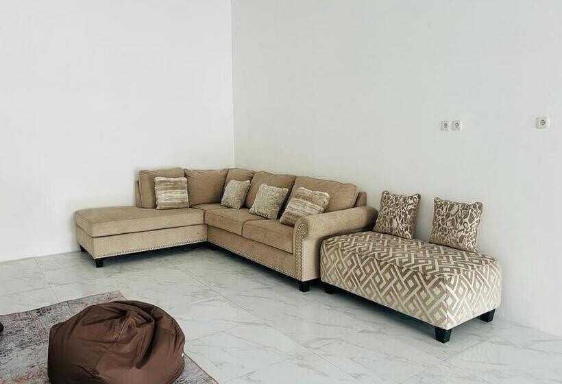 Urbanview Hotel Nimara Ngawi By Reddoorz