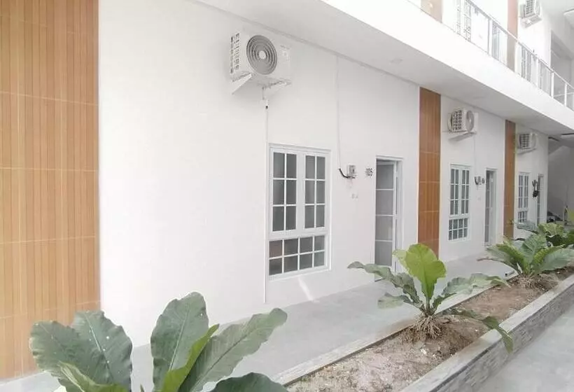 Urbanview Hotel Nimara Ngawi By Reddoorz