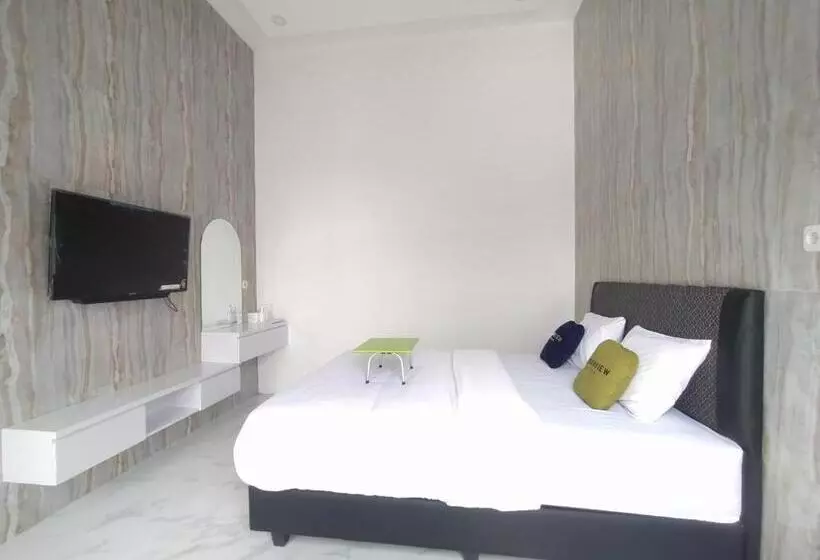 Urbanview Hotel Nimara Ngawi By Reddoorz