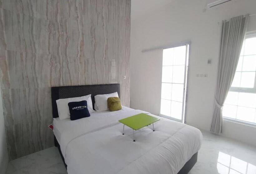 Urbanview Hotel Nimara Ngawi By Reddoorz