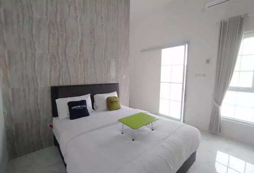 Urbanview Hotel Nimara Ngawi By Reddoorz