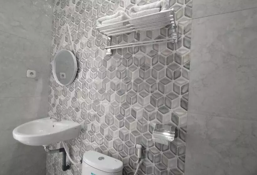 Urbanview Hotel Nimara Ngawi By Reddoorz