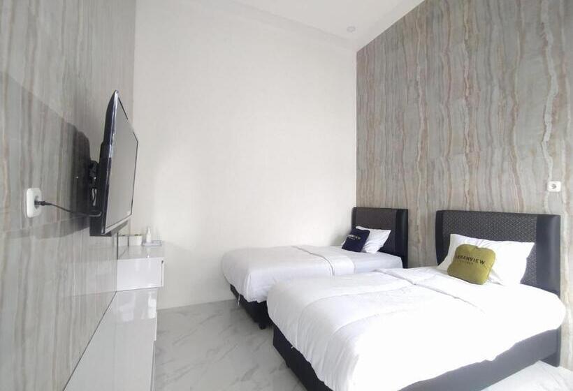 Urbanview Hotel Nimara Ngawi By Reddoorz