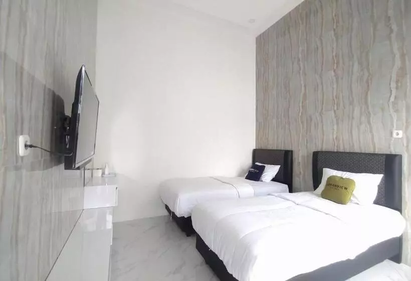Urbanview Hotel Nimara Ngawi By Reddoorz