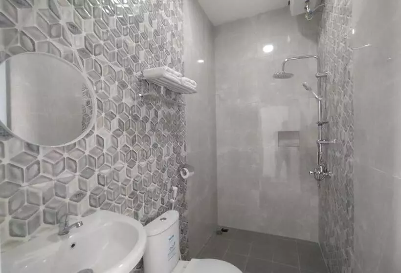 Urbanview Hotel Nimara Ngawi By Reddoorz