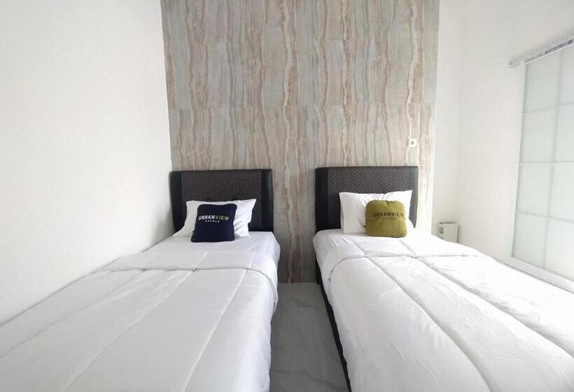 Urbanview Hotel Nimara Ngawi By Reddoorz