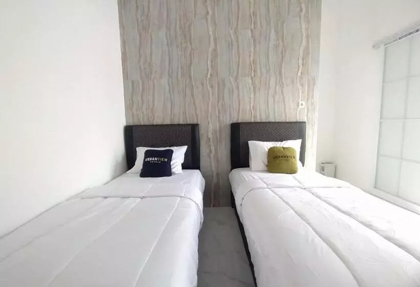 Urbanview Hotel Nimara Ngawi By Reddoorz