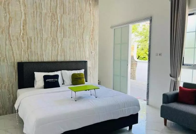 Urbanview Hotel Nimara Ngawi By Reddoorz