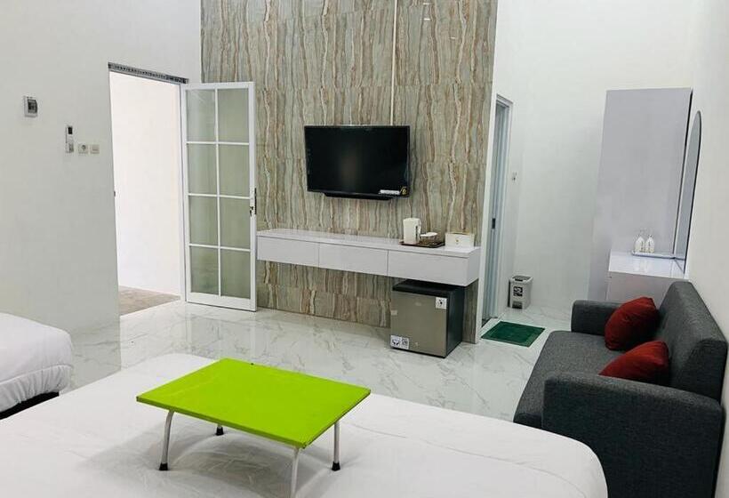 Urbanview Hotel Nimara Ngawi By Reddoorz