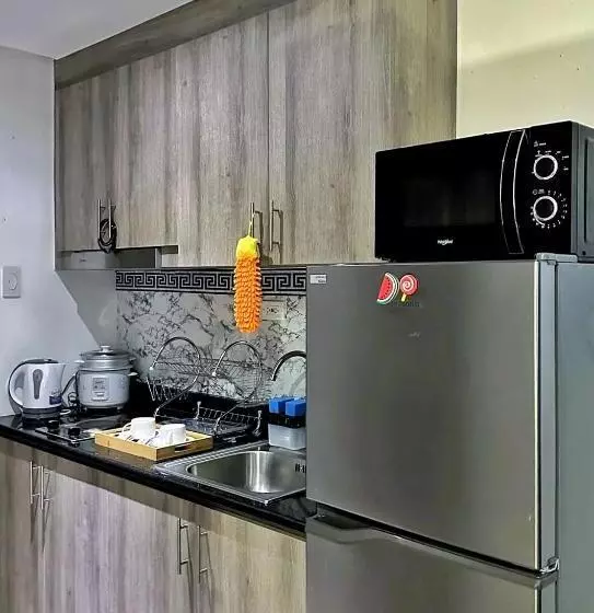 1br Condotel With Balcony At Edsa