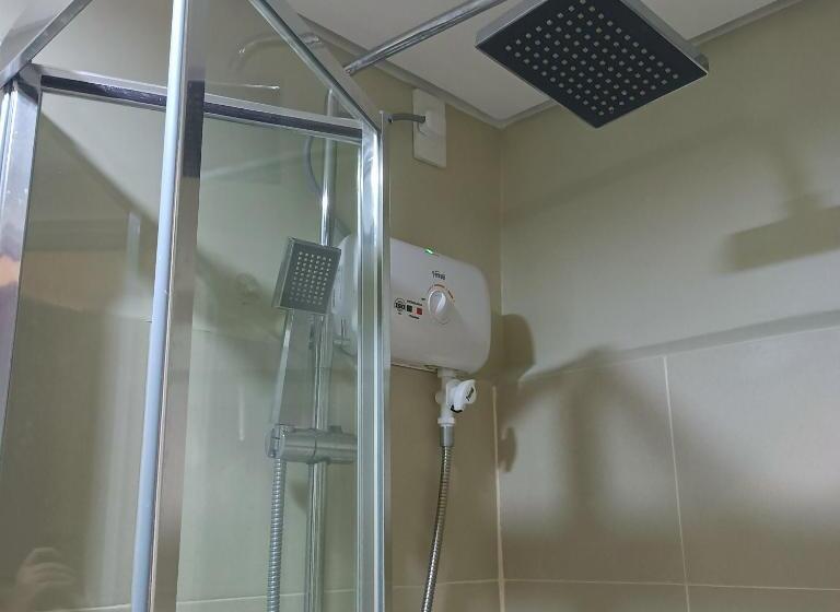 1br Condotel With Balcony At Edsa