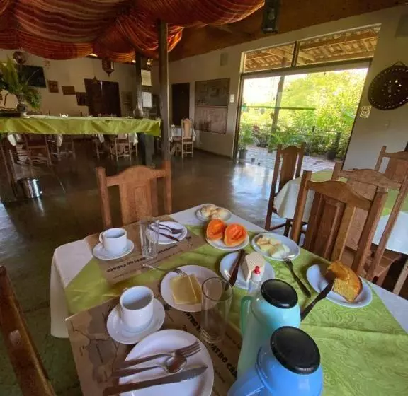 ユースホステル Escarpas Do Caraça