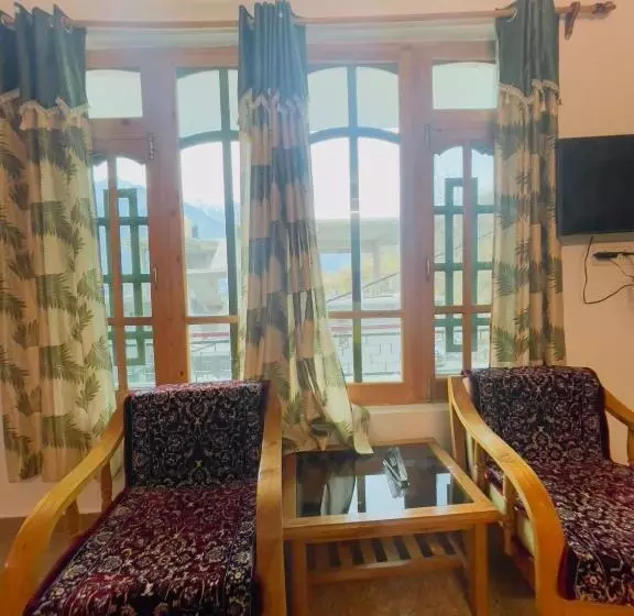 ベッドアンドブレックファースト Amarsheela Cottage