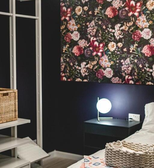 ベッドアンドブレックファースト Artists  Nest