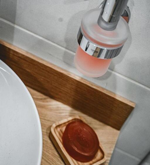 ベッドアンドブレックファースト Artists  Nest