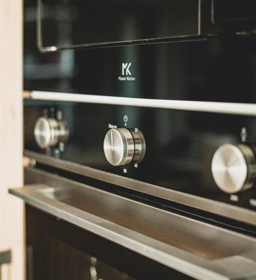 ベッドアンドブレックファースト Artists  Nest