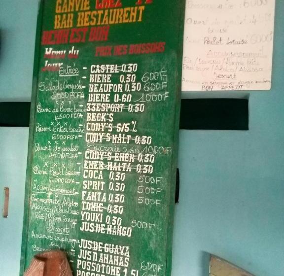 تختخواب و صبحانه Auberge Chez M