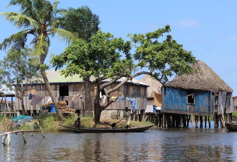 تختخواب و صبحانه Auberge Chez M