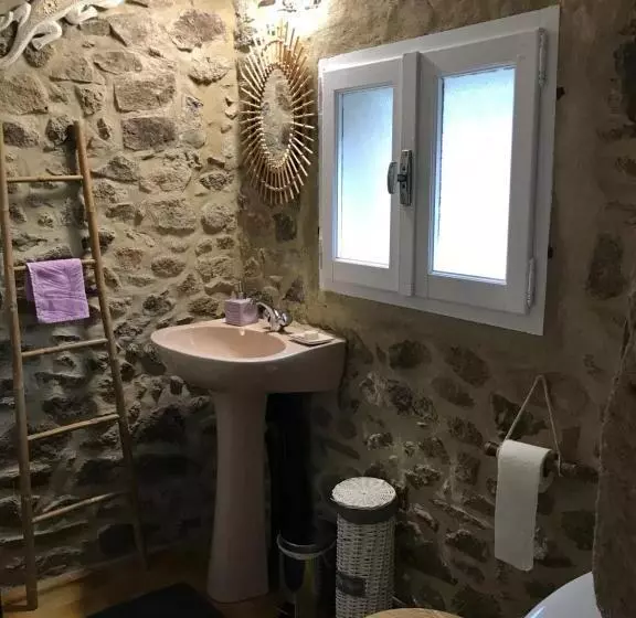 Aamiaismajoitus (B&B) Chambre D Hôte Lavande   Le Soleil Des Cévennes