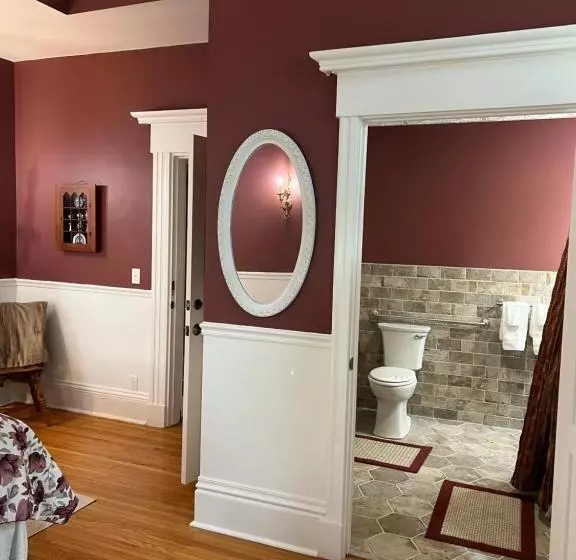 Century Elms Bed And Breakfast