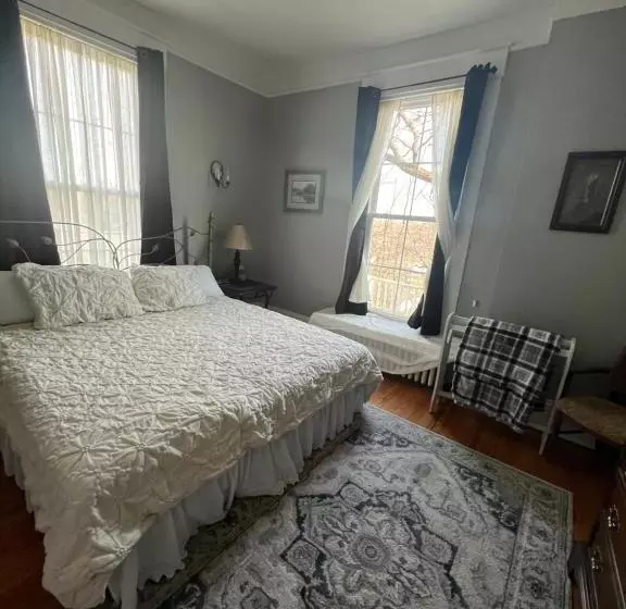 Century Elms Bed And Breakfast