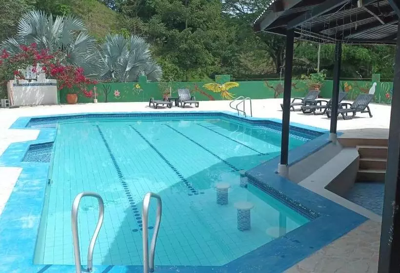 ホテル Campestre El Refugio De Las Guacamayas